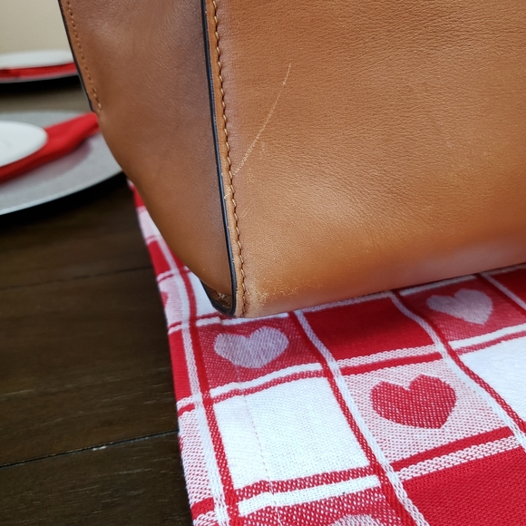 Michael Kors Hamilton Saffiano Leather Tote - Picture 6 of 10